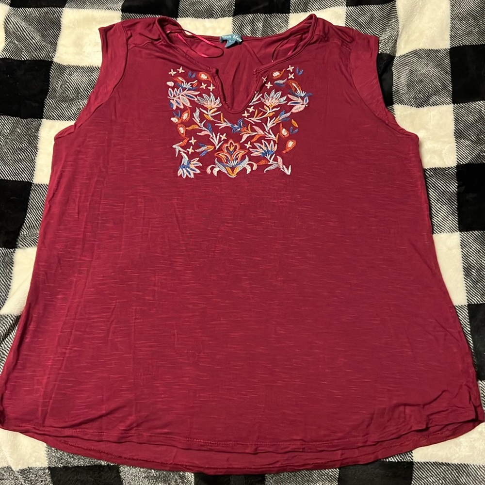 Fleur Bleue Maroon Floral Embroidered Sleeveless Top. Size 3X